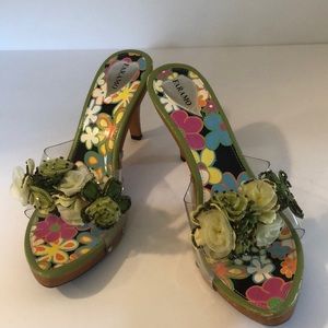 Faramo Fun Slip On Flower Heels Sz 7.5-8